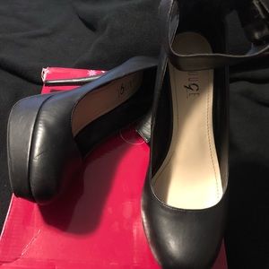 Rouge Black Pump Size 10